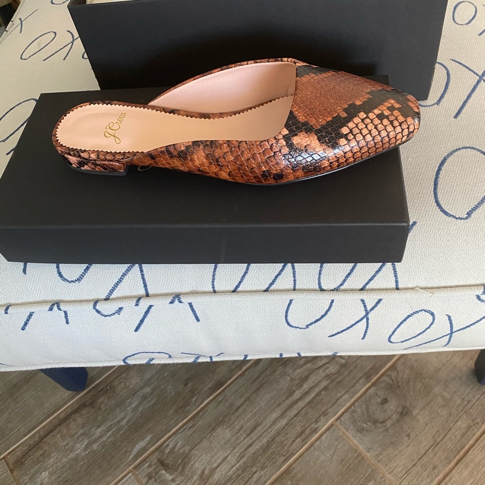 Flats - Picture 2 of 4